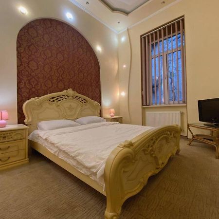 Apartment Veronica In Center Lviv Extérieur photo