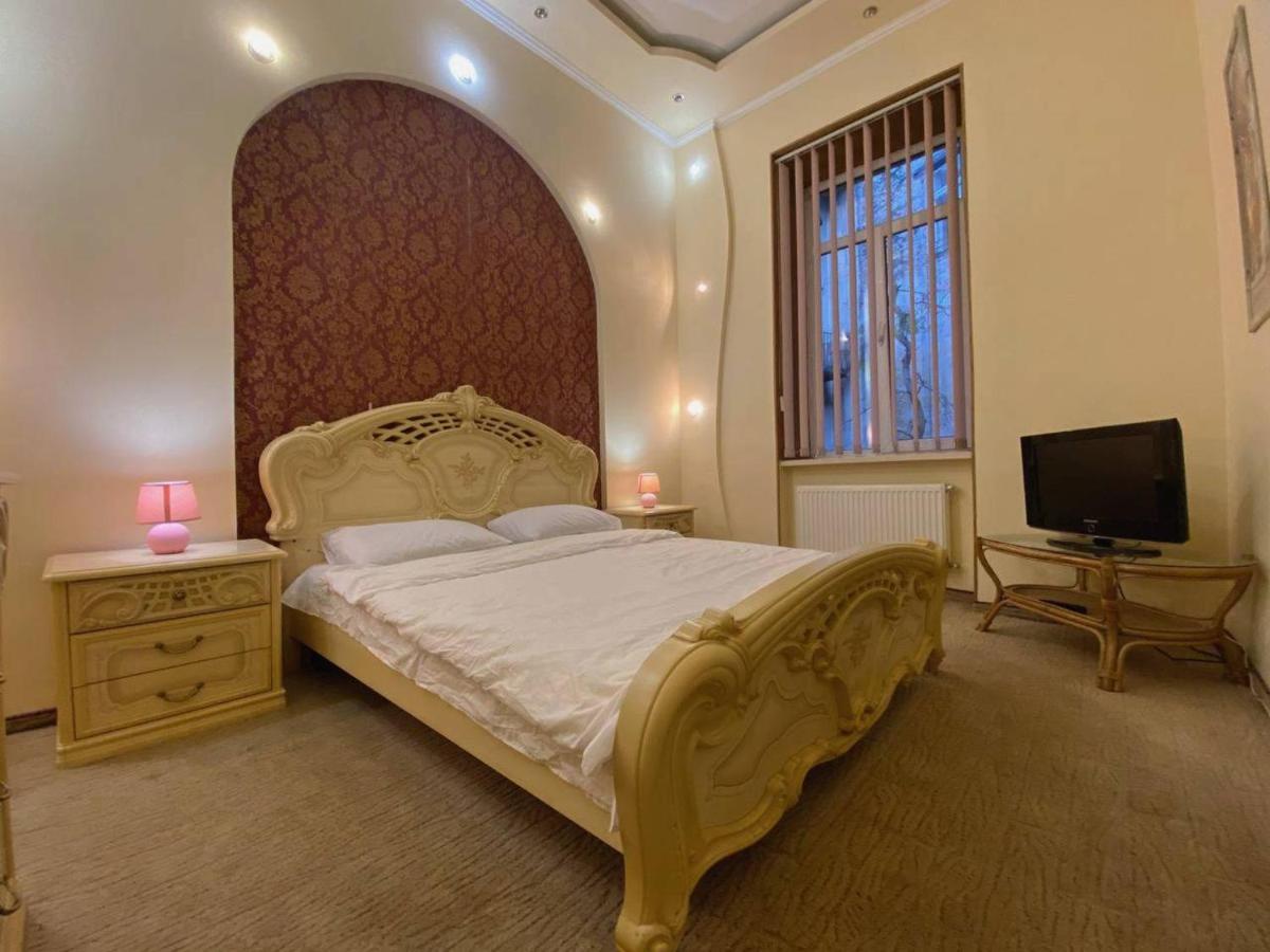 Apartment Veronica In Center Lviv Extérieur photo